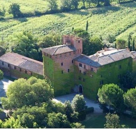 Castello Di San Fabiano Guest House Monteroni dʼArbia Exterior foto